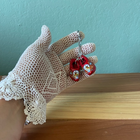 Vintage Holland Wooden Clogs Keychain 1.5”, Magnets 2.25; 2.5” - Picture 5 of 9